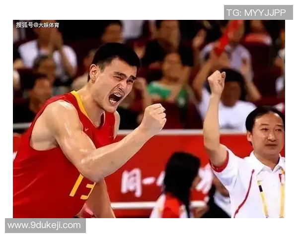 姚明的后卫：探寻中国篮球巨星背后的默默奉献与团队精神
